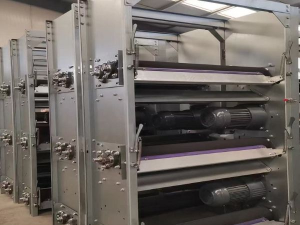 高鋅板自動清糞機(jī)